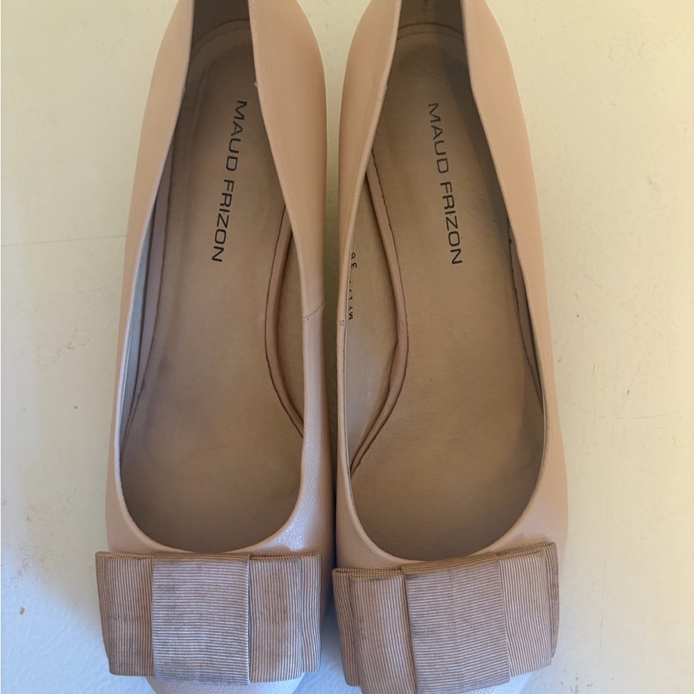 Maud Frizon Women's Beige Bow Flats